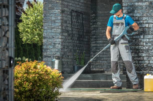 Best Driveway Pressure Washing  in Pardeeville, WI